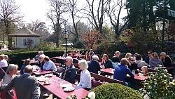 Münsters Schlossgarten im Sonnenschein (10.4.2016; Foto: Klare)