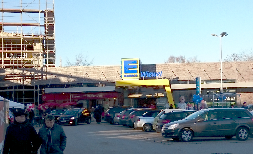 Der Supermarkt im Neubau am Hiltruper Bahnhof hat pünktlich am 19.1.2017 eröffnet (19.1.2017; Foto: Klare)