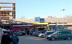 Der Supermarkt im Neubau am Hiltruper Bahnhof hat pünktlich am 19.1.2017 eröffnet (19.1.2017; Foto: Klare)