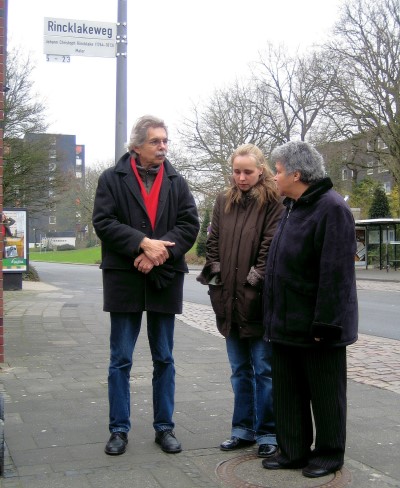 Karl-Heinz Winter und Anwohnerinnen am Rincklakeweg