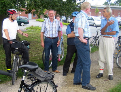 SPD-Radtour 9.8.2008: Blick auf das zuknftige Baugebiet Meesenstiege