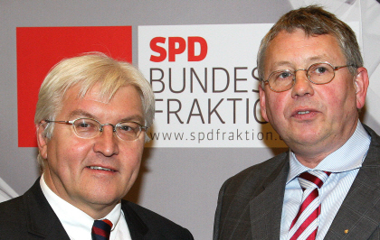 SPD-Ratsherr <b>Holger Wigger</b> hatte Gelegenheit, sich mit Frank-Walter ... - 316
