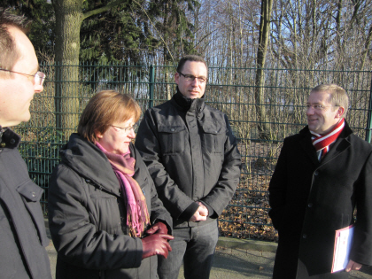 SPD-Fraktionsvorsitzender Wolfgang Heuer (r.) im Gesprch mit Vorstandsmitgliedern der SPD Hiltrup-Berg Fidel (v.r. Wolfgang Heuer, Bernd Schulz, Angelika Pfeifer, Christian Deutsch)