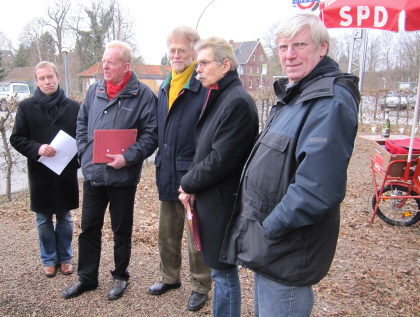 Begren die Zukunft des Hiltruper Bahnhofs: v.l. Wolfgang Heuer, Hermann Geusendam-Wode, Henning Klare, Karl-Heinz Winter, Georg Loroch