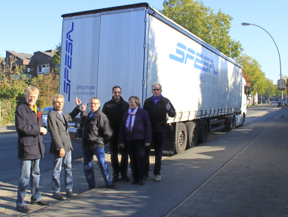 Parkende LKW und zu schmale Radwege: die SPD fordert eine Brgeranhrung zum Umbau der Amelsbrener Strae