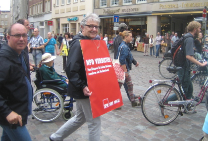 Demo gegen Rechts: Strsser und Arcais auf dem Weg zum Schlossplatz